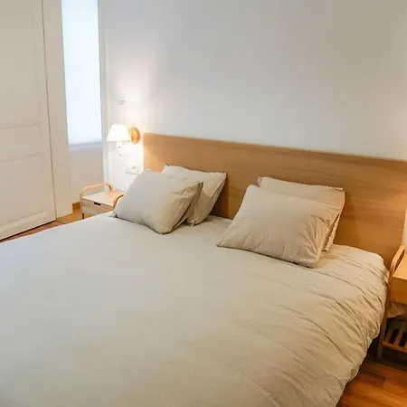 Confort Au Centre De דינאן